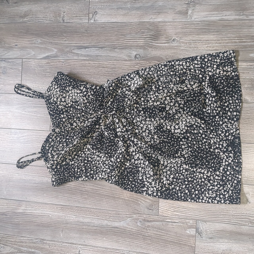 5/$25 NWOT Forever 21 Black and White Floral Dress Small